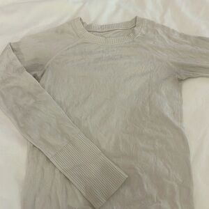 LULULEMON LONG SLEEVE WHITE TANK